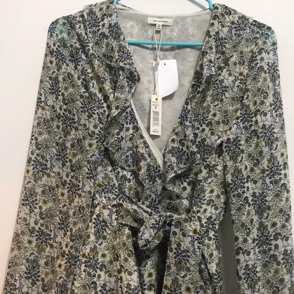 Max Studio Wrap Top - Picture 3 of 3